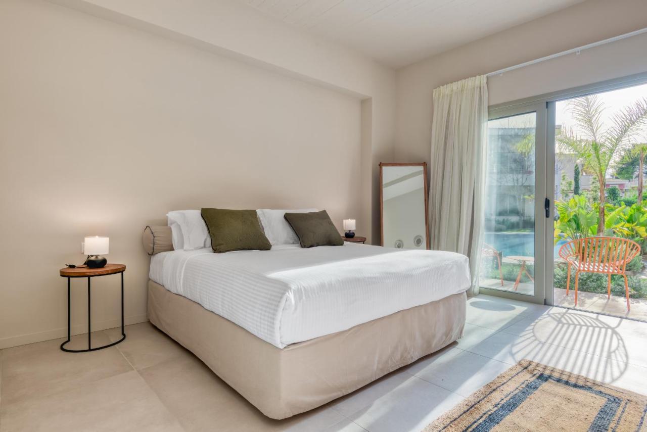 Saronis Suites Saronida Экстерьер фото